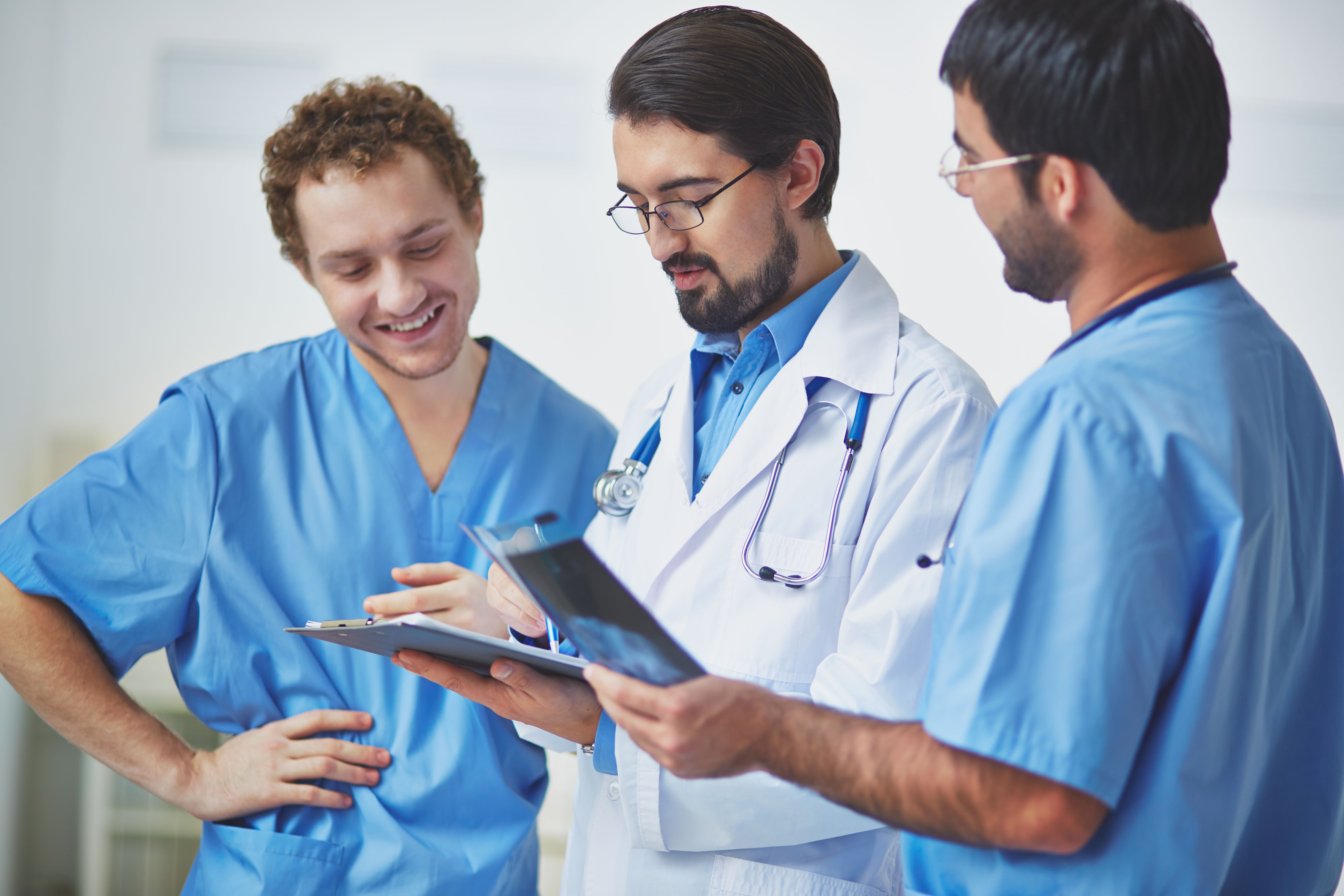 Especialidades médicas en la Universidad del Rosario 2026-2: inscripciones, examen y calendario completo