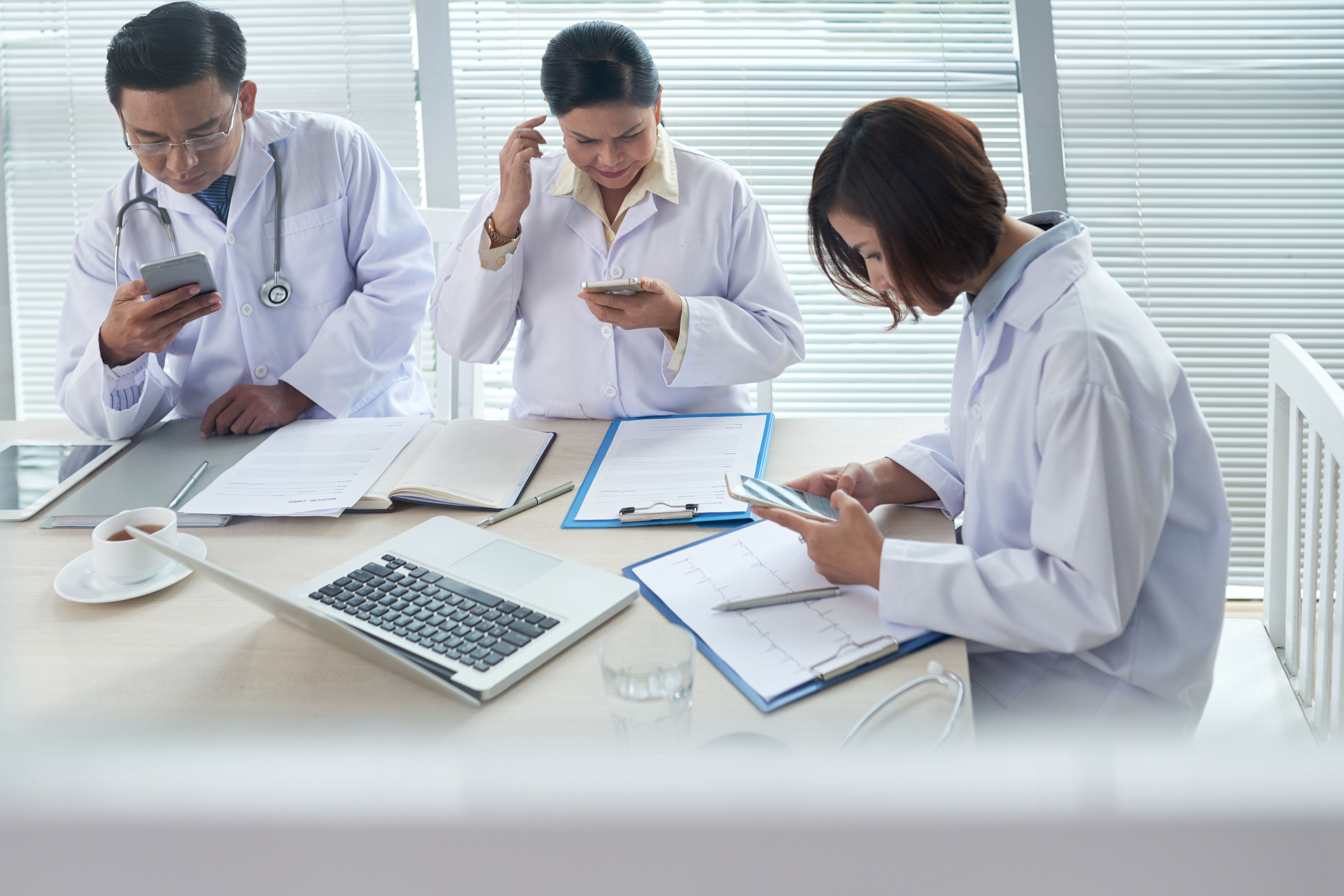 Convocatoria especialidad Medicina Interna Quindío 2026 (55 caracteres) - metaDescription: La Universidad del Quindío abrió convocatoria para la residencia en Medicina Interna 2026. Conoce fechas, requisitos y cómo inscribirte aquí.
